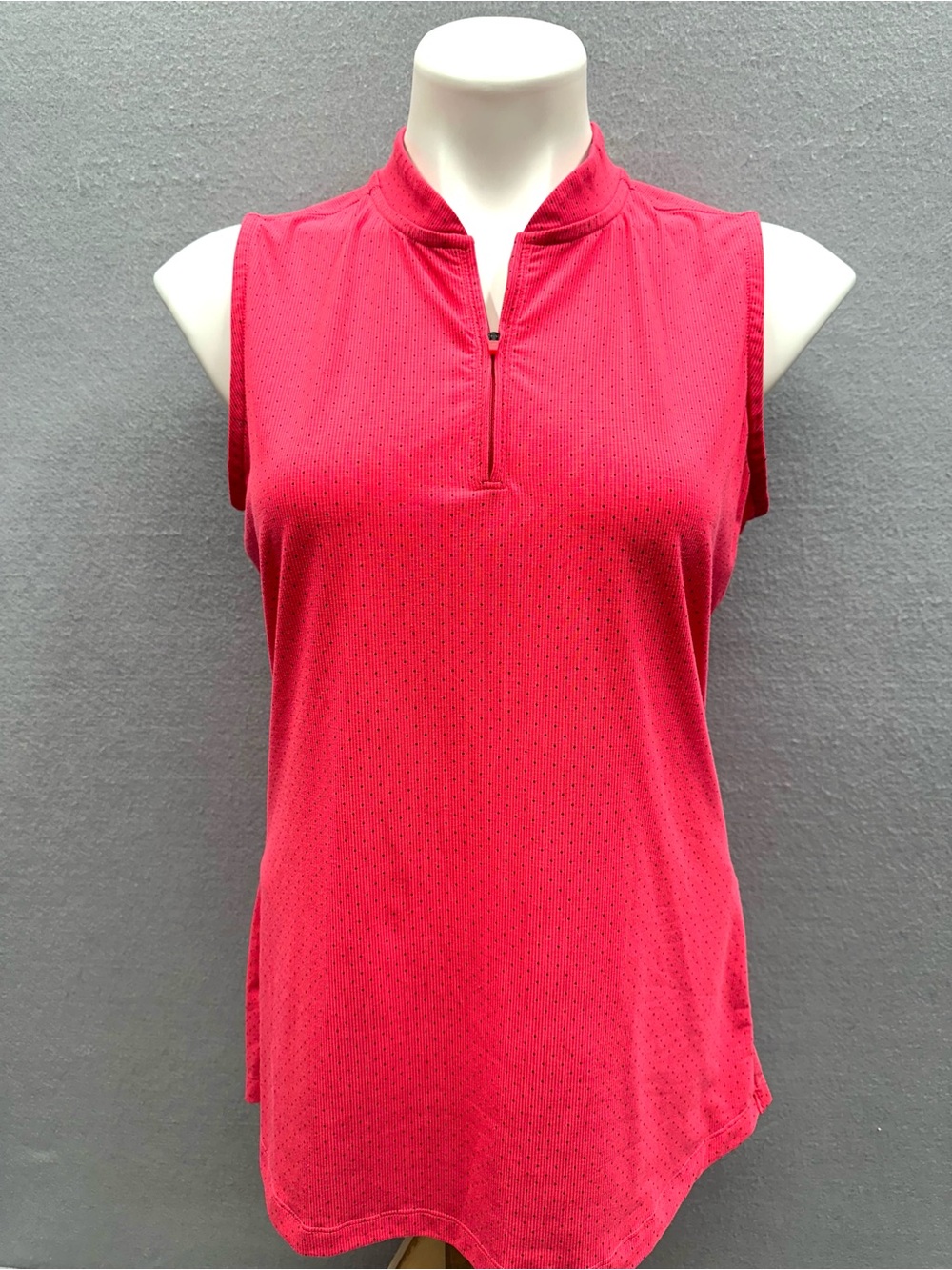 Under Armour Golf Top Women Size M Pink Navy Polka Dot 1/4 Zip Athletic Heatgear